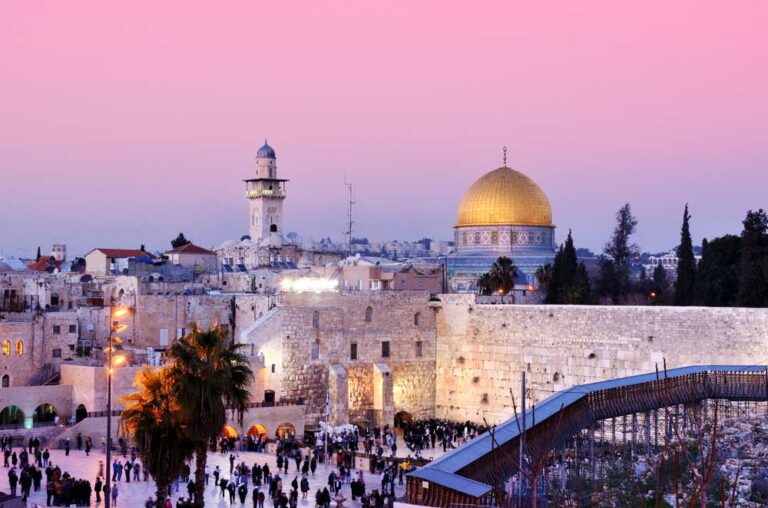 Dome,Of,The,Rock,And,Western,Wall,In,Jerusalem,,Israel